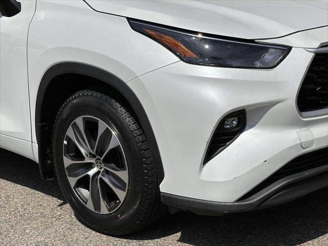 used 2022 Toyota Highlander car, priced at $38,488