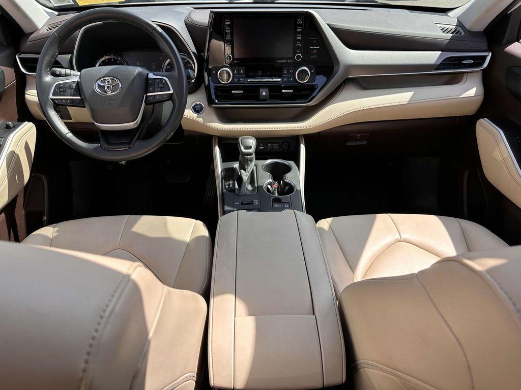 used 2022 Toyota Highlander car, priced at $37,999