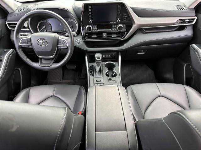 used 2022 Toyota Highlander car, priced at $39,488