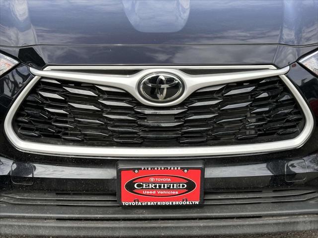 used 2022 Toyota Highlander car, priced at $39,488