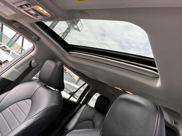 used 2022 Toyota Highlander car, priced at $39,488