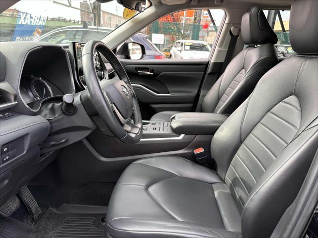used 2022 Toyota Highlander car, priced at $39,488