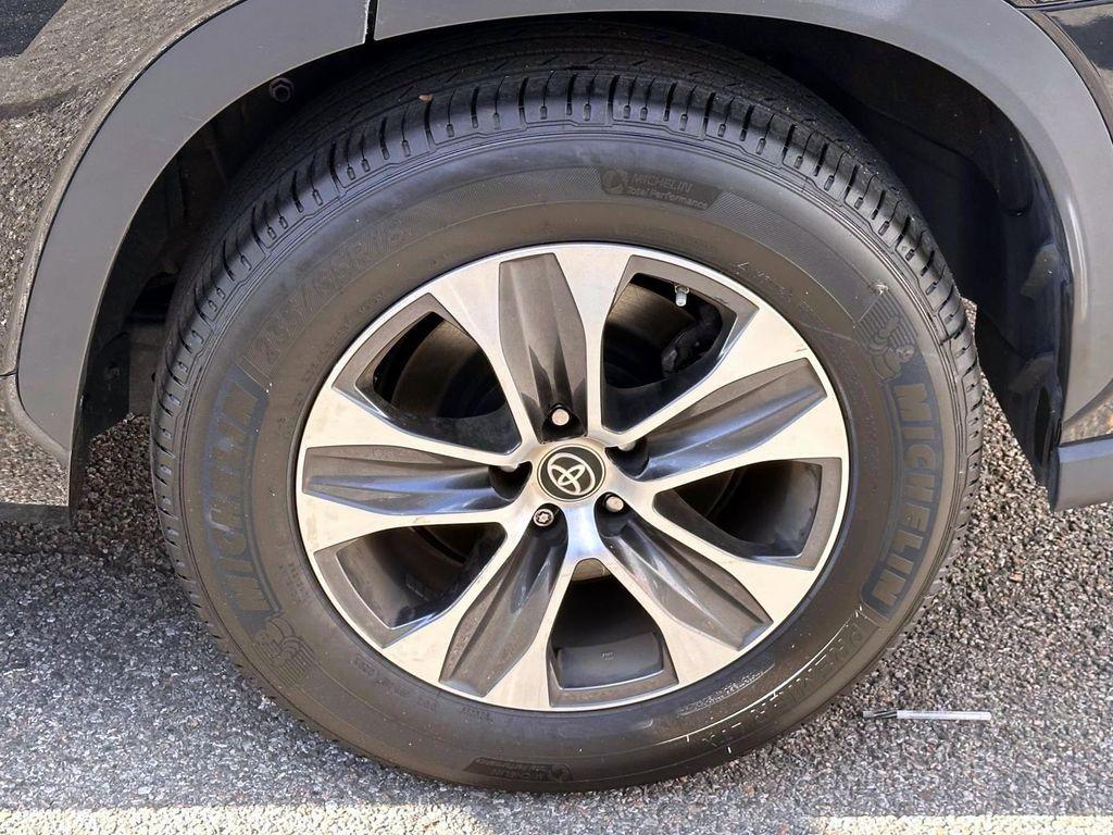 used 2023 Toyota Highlander car, priced at $33,800