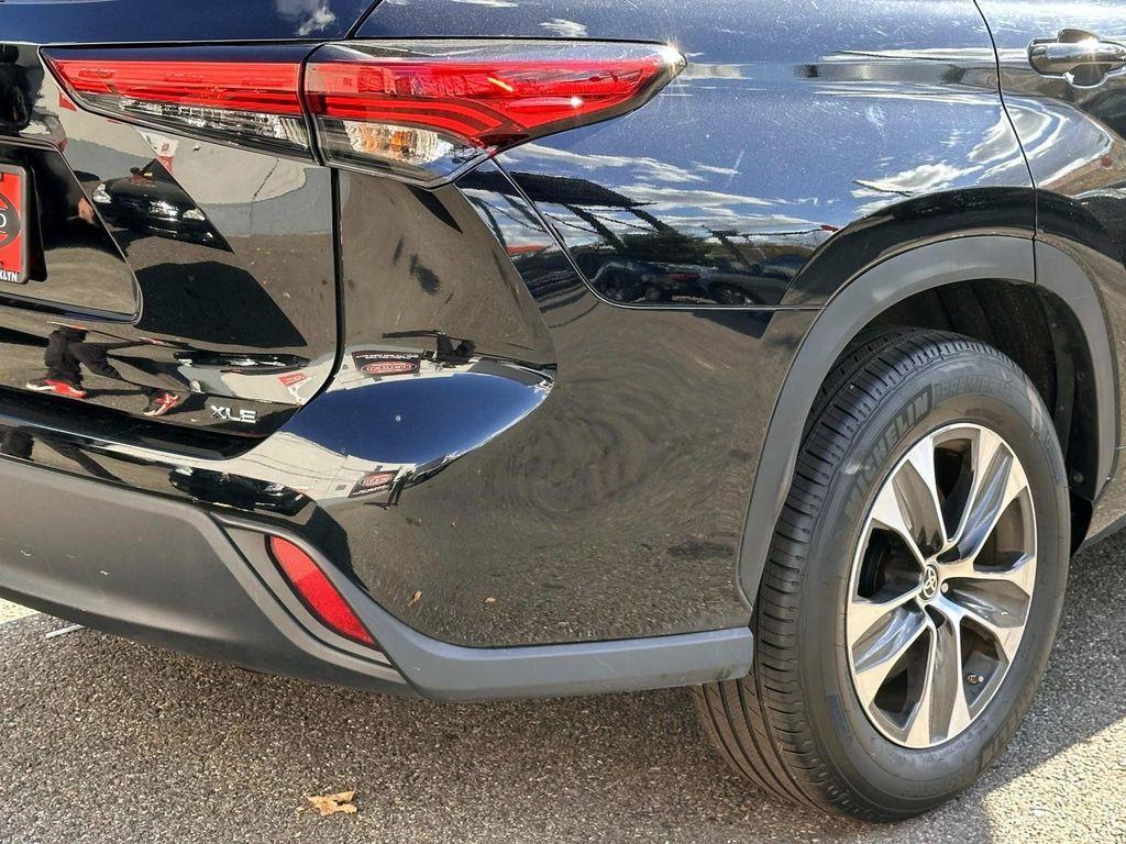 used 2023 Toyota Highlander car, priced at $33,800
