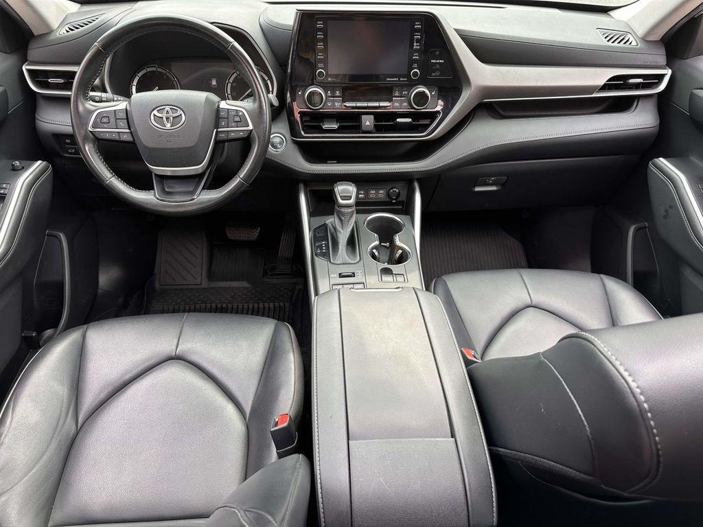 used 2022 Toyota Highlander car, priced at $39,998