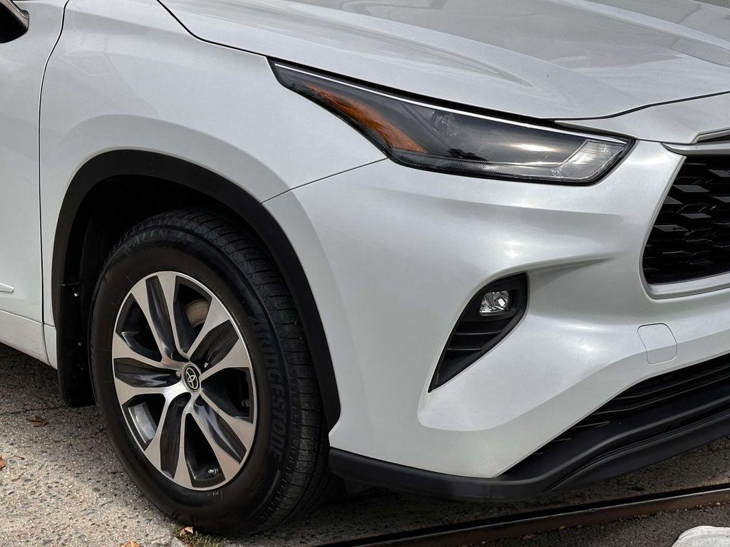 used 2022 Toyota Highlander car, priced at $39,998