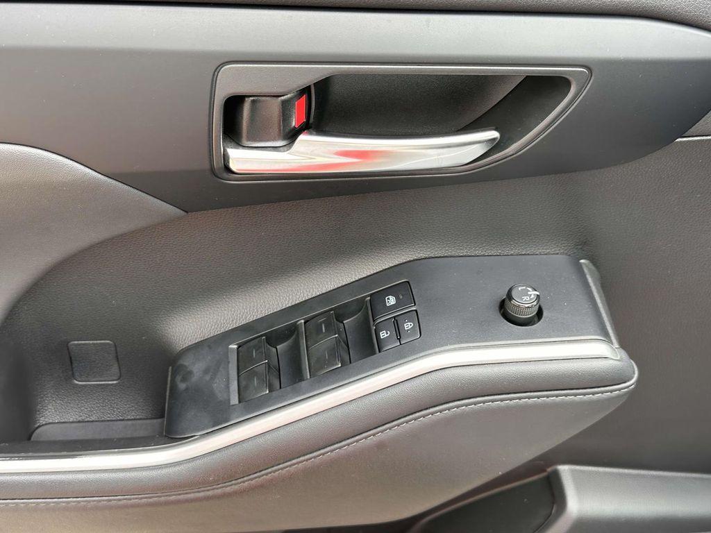 used 2022 Toyota Highlander car, priced at $39,998