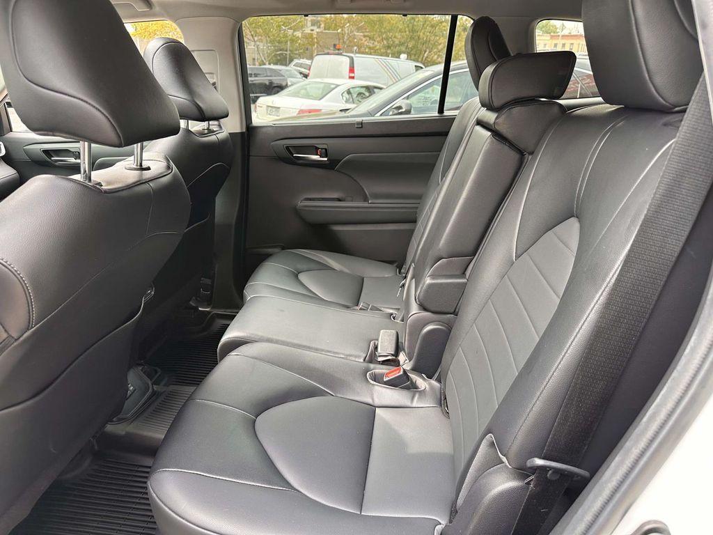 used 2022 Toyota Highlander car, priced at $39,998