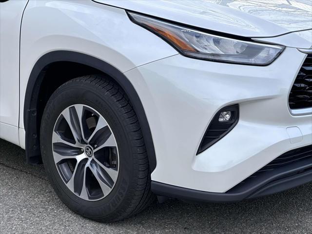 used 2020 Toyota Highlander car, priced at $29,995