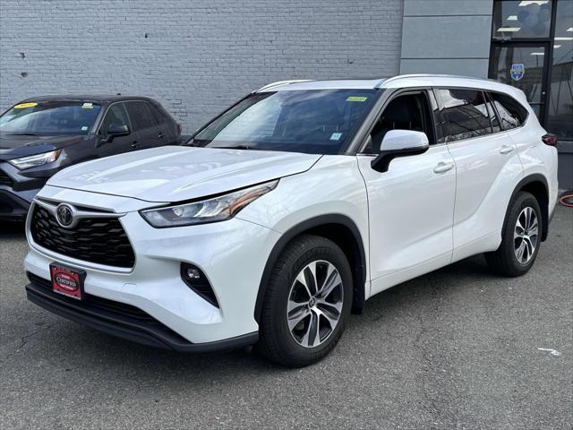 used 2020 Toyota Highlander car, priced at $29,995