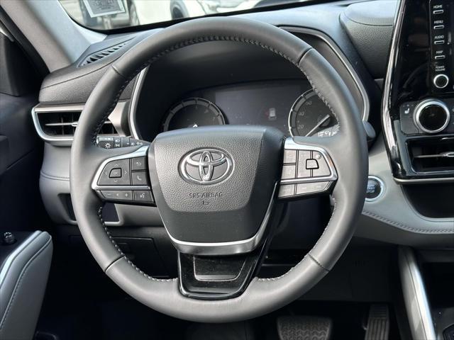 used 2020 Toyota Highlander car, priced at $29,995