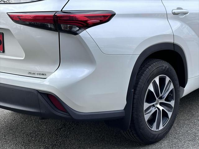 used 2020 Toyota Highlander car, priced at $29,995