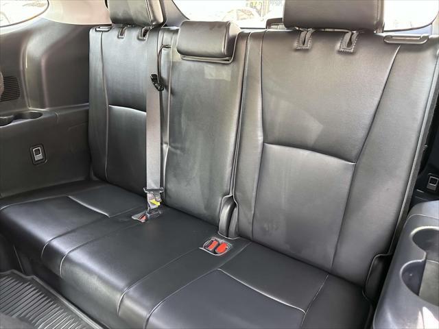 used 2022 Toyota Highlander car, priced at $39,995