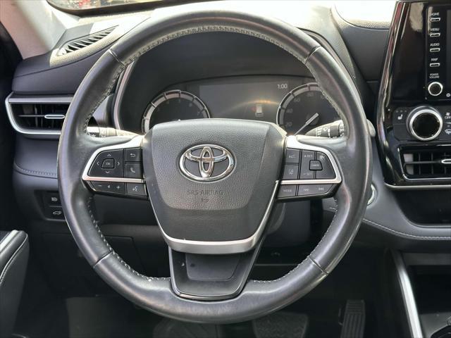 used 2022 Toyota Highlander car, priced at $39,995