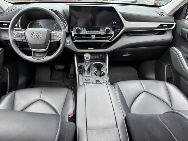 used 2023 Toyota Highlander car, priced at $41,488