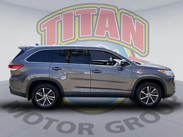 used 2018 Toyota Highlander car, priced at $22,998