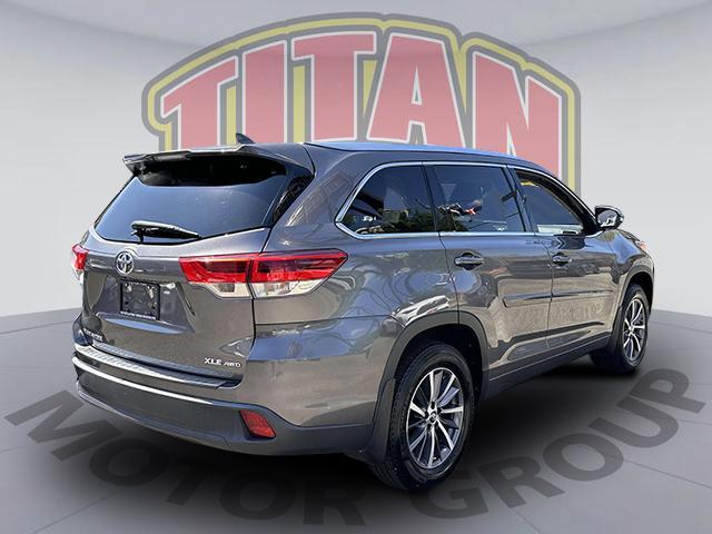 used 2018 Toyota Highlander car, priced at $22,998