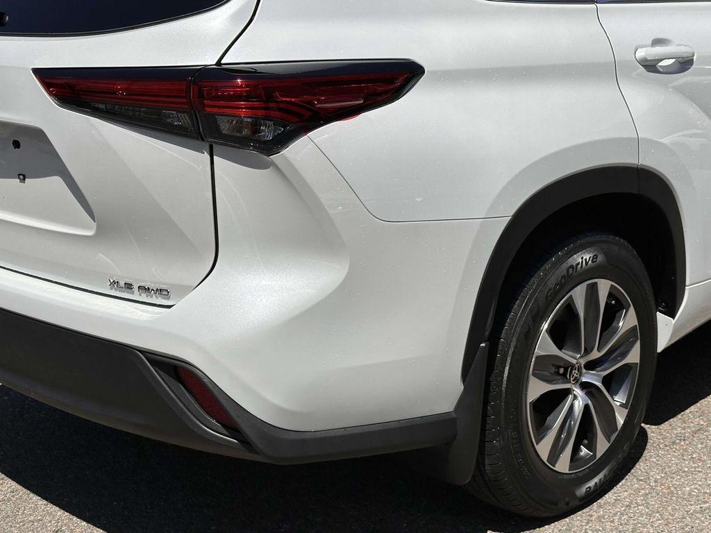 used 2022 Toyota Highlander car, priced at $36,998