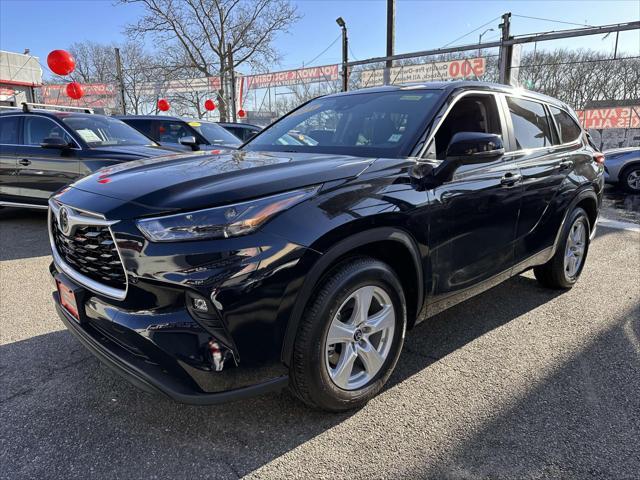 used 2023 Toyota Highlander car, priced at $36,588