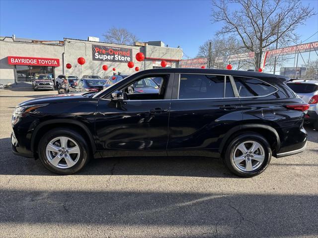 used 2023 Toyota Highlander car, priced at $36,588