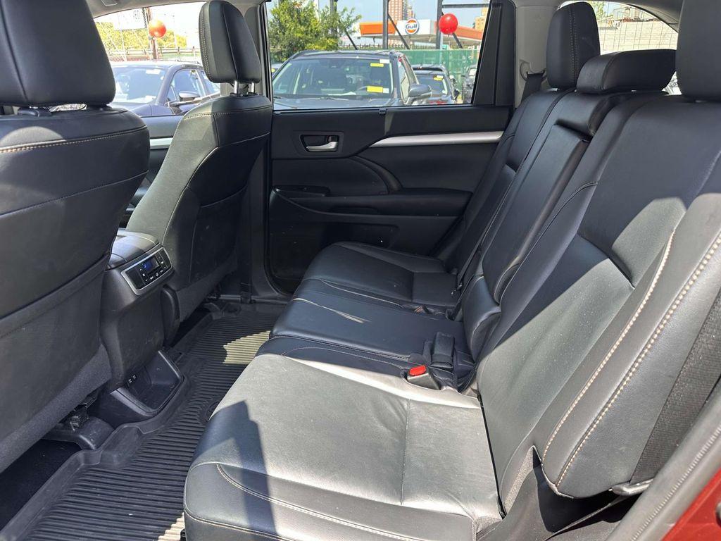 used 2019 Toyota Highlander car, priced at $33,488