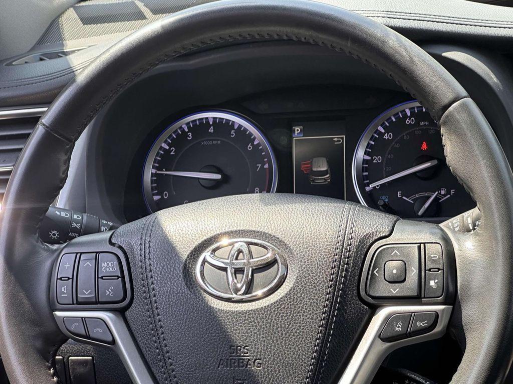 used 2019 Toyota Highlander car, priced at $33,488