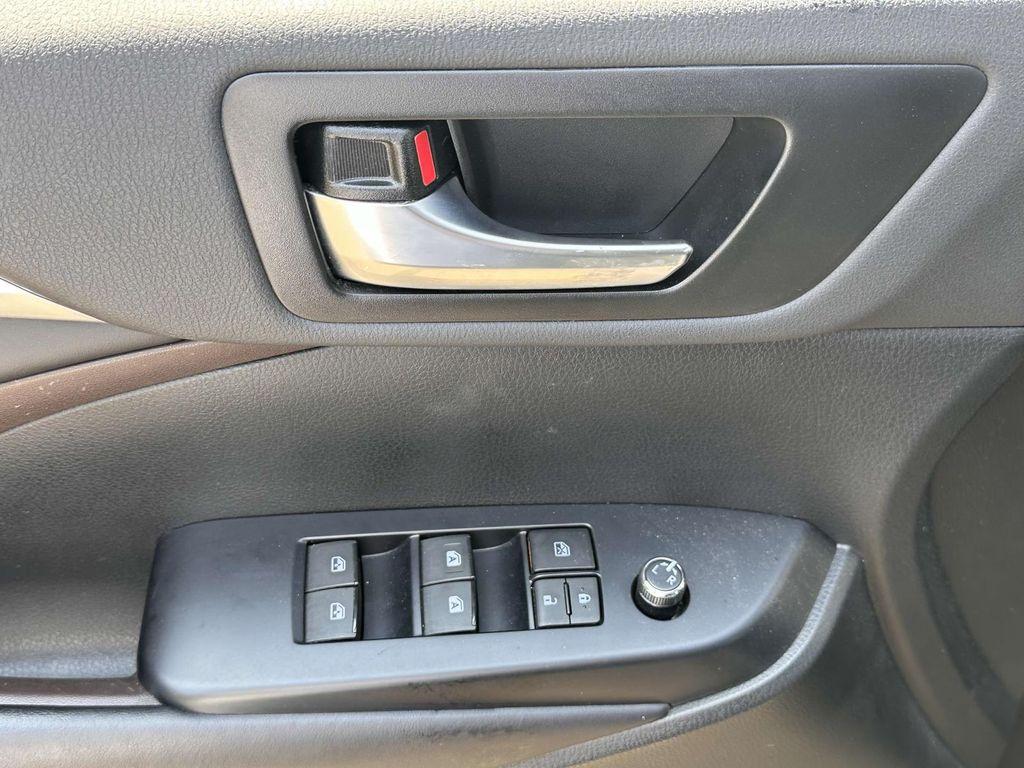 used 2019 Toyota Highlander car, priced at $33,488