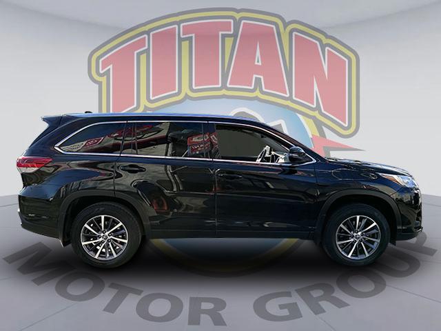 used 2019 Toyota Highlander car, priced at $26,888