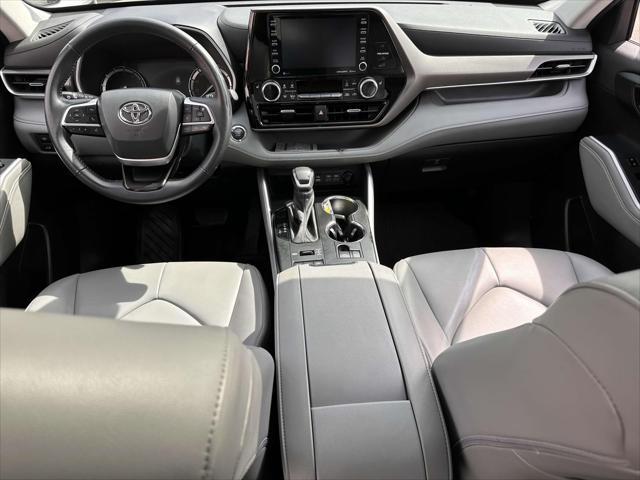 used 2022 Toyota Highlander car, priced at $40,688