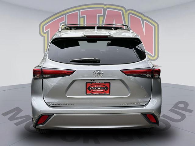 used 2022 Toyota Highlander car, priced at $45,998