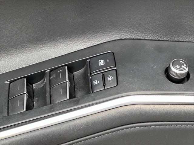 used 2022 Toyota Highlander car, priced at $45,998