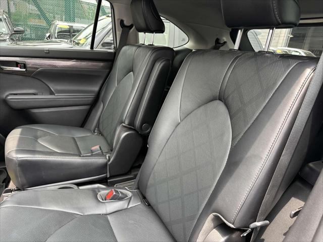 used 2022 Toyota Highlander car, priced at $45,998