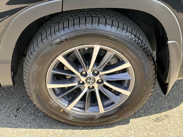 used 2017 Toyota Highlander car, priced at $26,998
