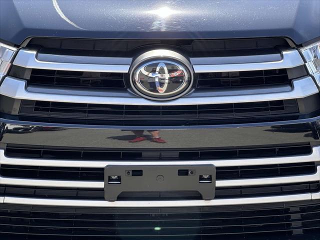 used 2017 Toyota Highlander car, priced at $26,998