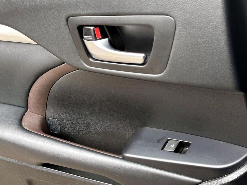 used 2019 Toyota Highlander car, priced at $26,999