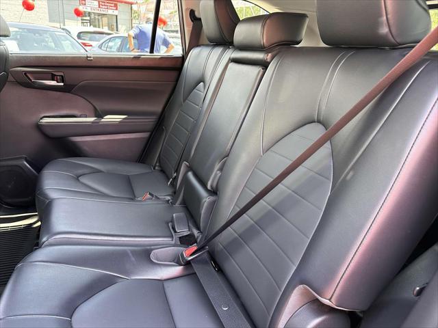 used 2022 Toyota Highlander car, priced at $40,488