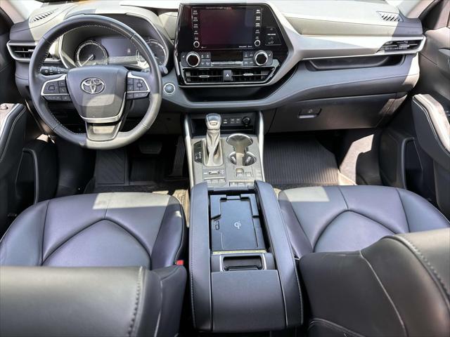 used 2022 Toyota Highlander car, priced at $40,488