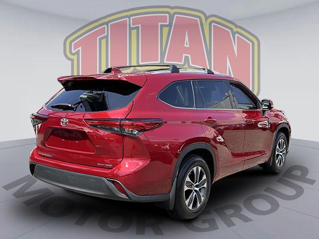 used 2022 Toyota Highlander car, priced at $40,488