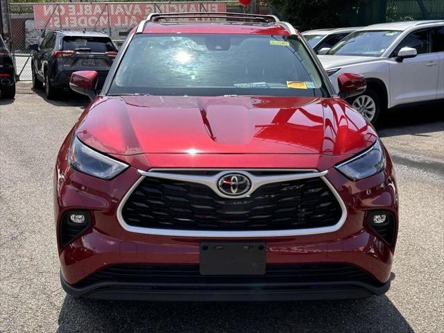 used 2022 Toyota Highlander car, priced at $40,488