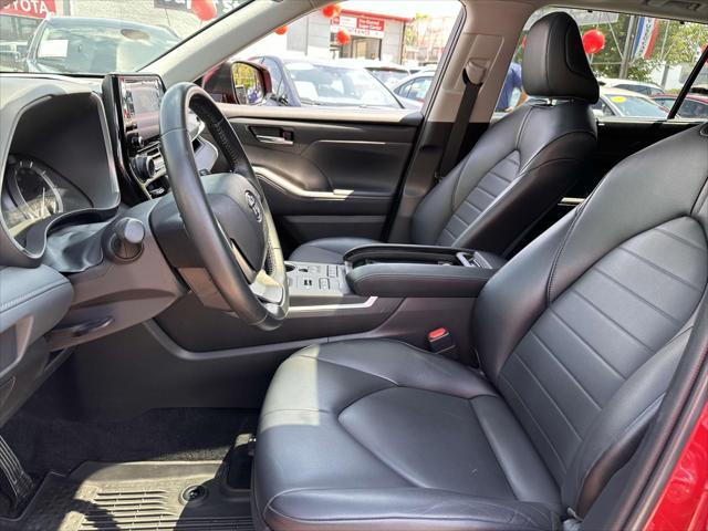 used 2022 Toyota Highlander car, priced at $40,488