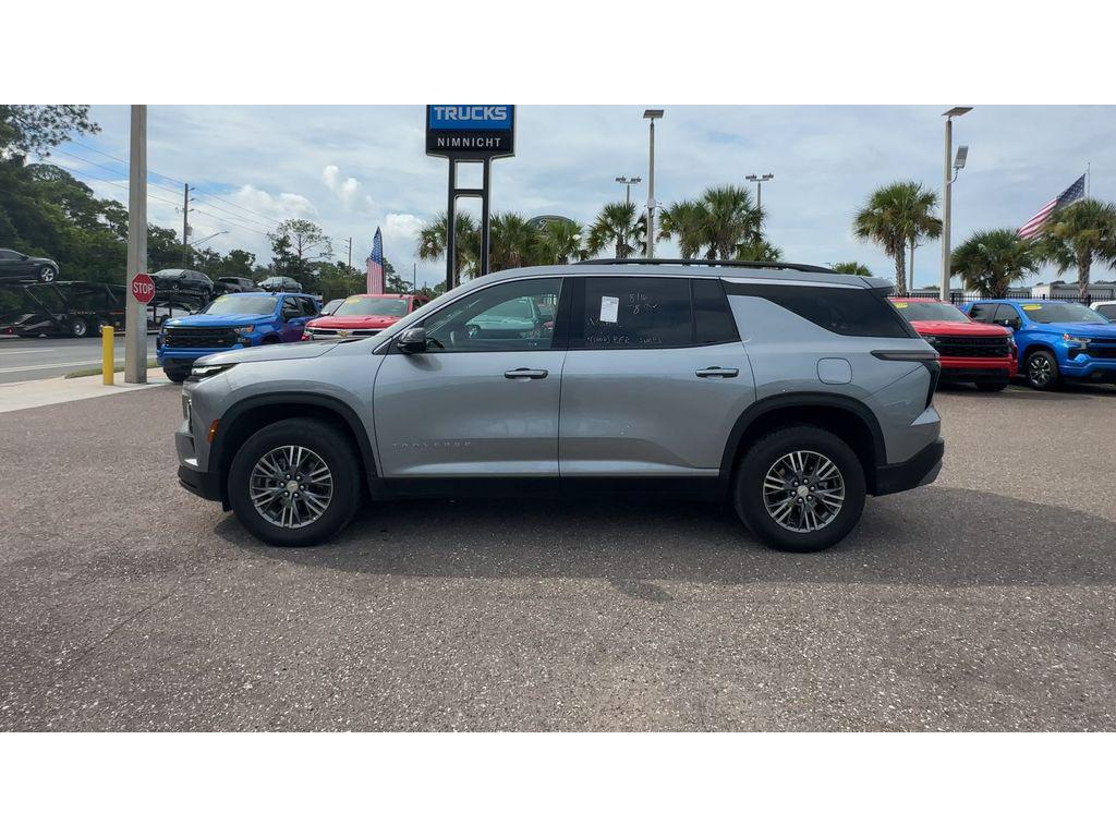 used 2024 Chevrolet Traverse car, priced at $37,621
