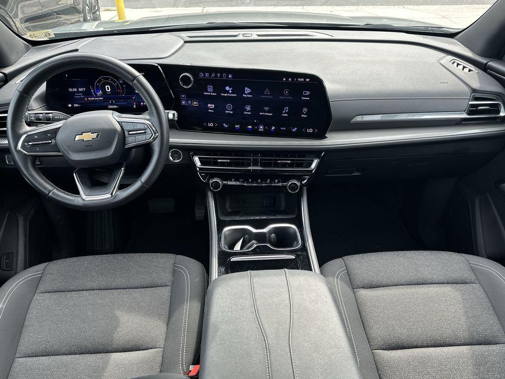 used 2024 Chevrolet Traverse car, priced at $37,621