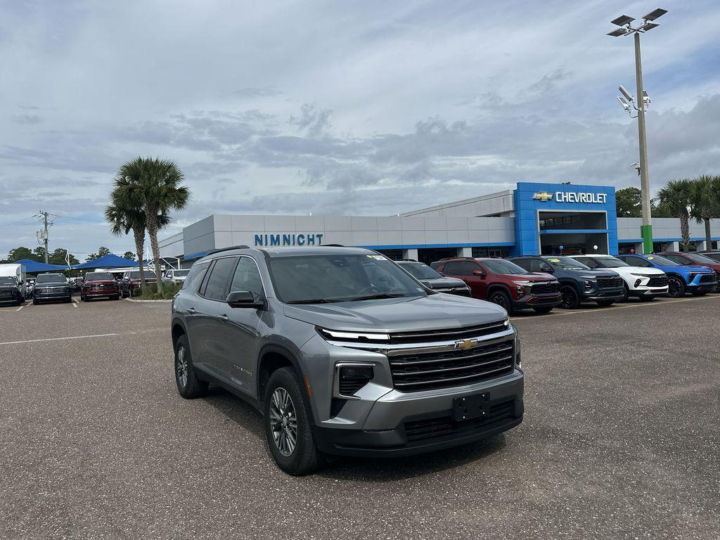 used 2024 Chevrolet Traverse car, priced at $37,621