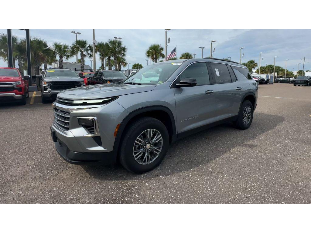 used 2024 Chevrolet Traverse car, priced at $37,621