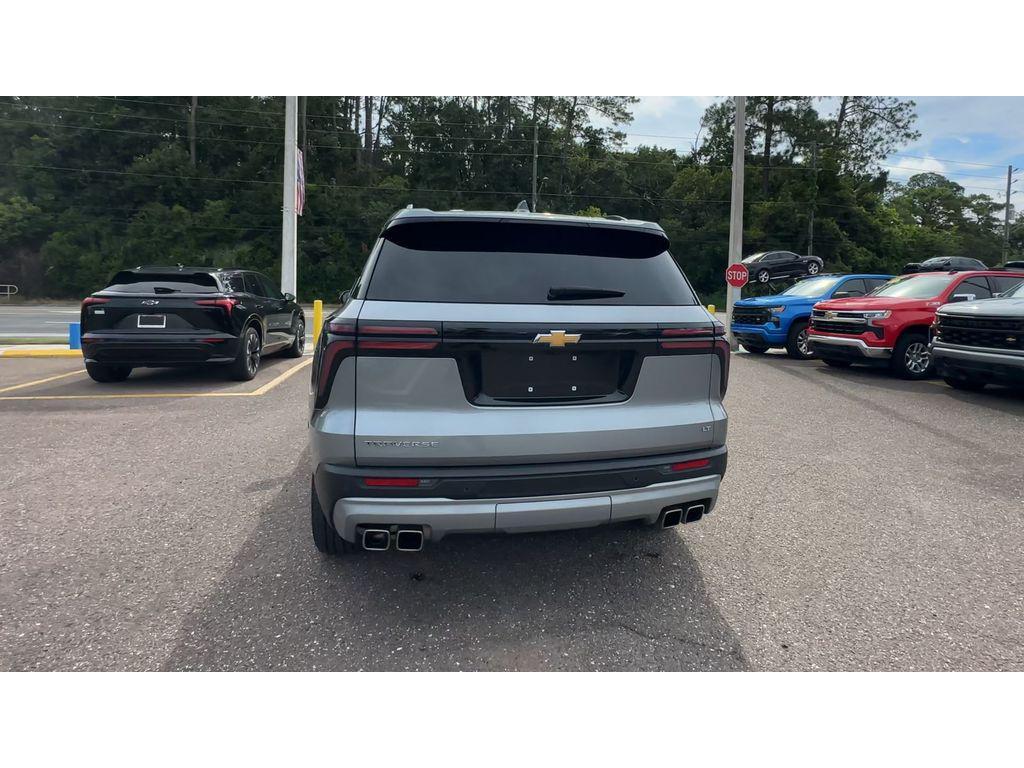 used 2024 Chevrolet Traverse car, priced at $37,621