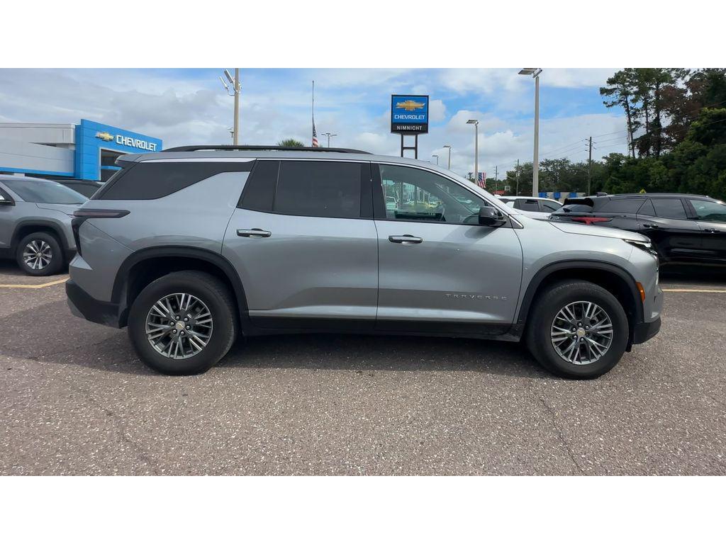 used 2024 Chevrolet Traverse car, priced at $37,621
