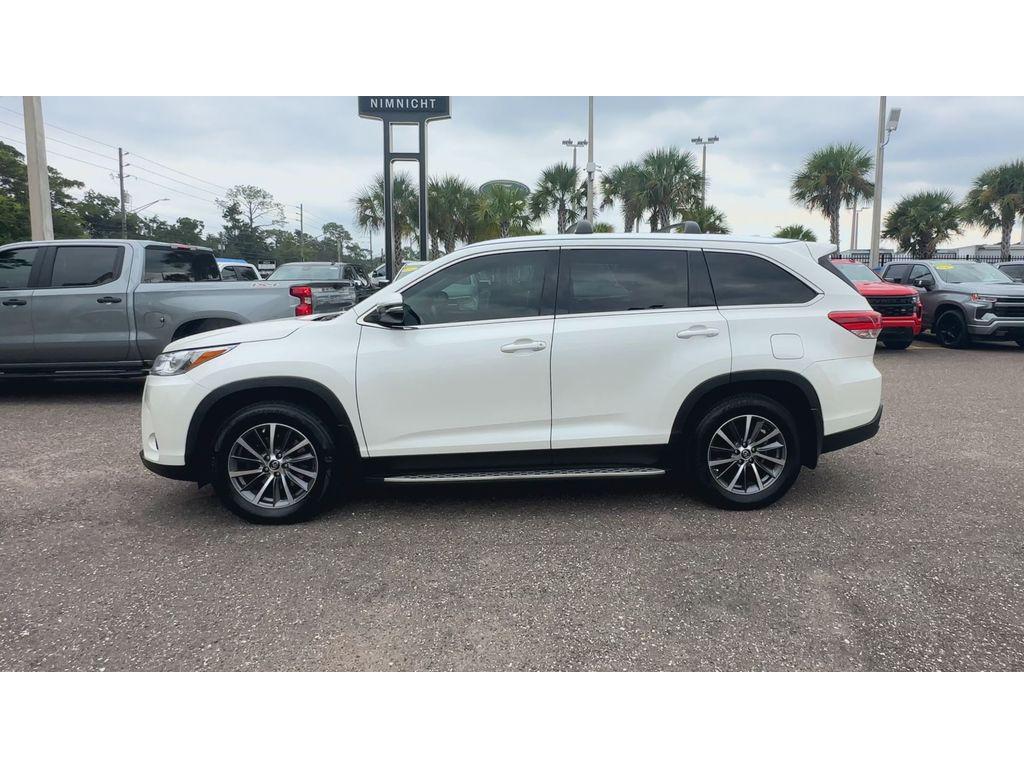 used 2019 Toyota Highlander car, priced at $28,995