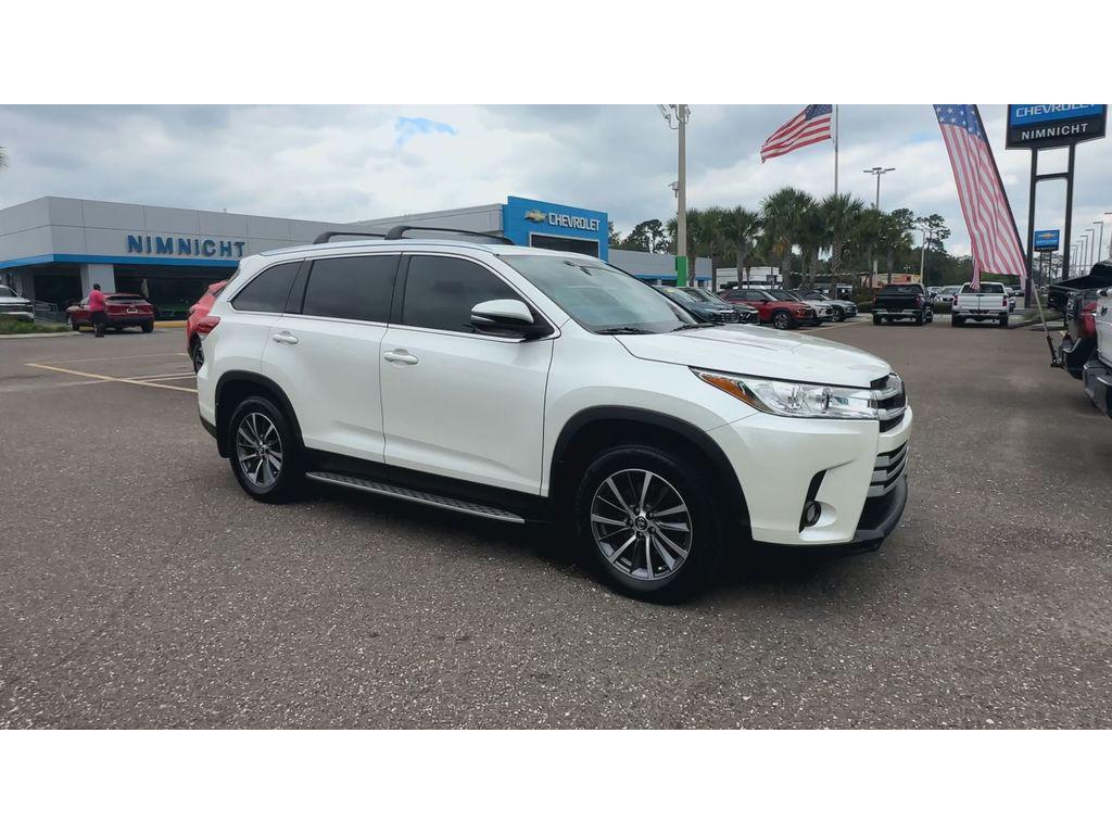 used 2019 Toyota Highlander car, priced at $28,995