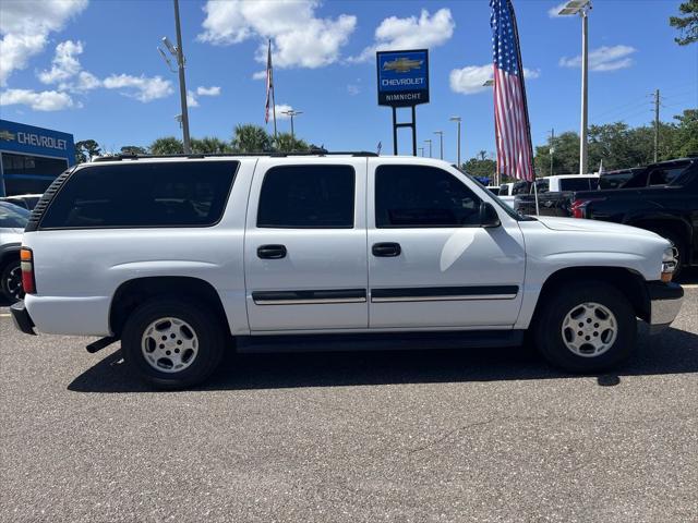 used 2005 Chevrolet Suburban car, priced at $10,000