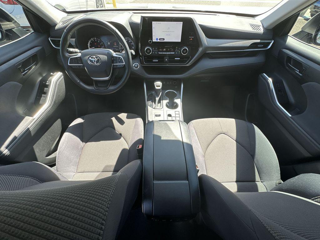 used 2023 Toyota Highlander car, priced at $32,998